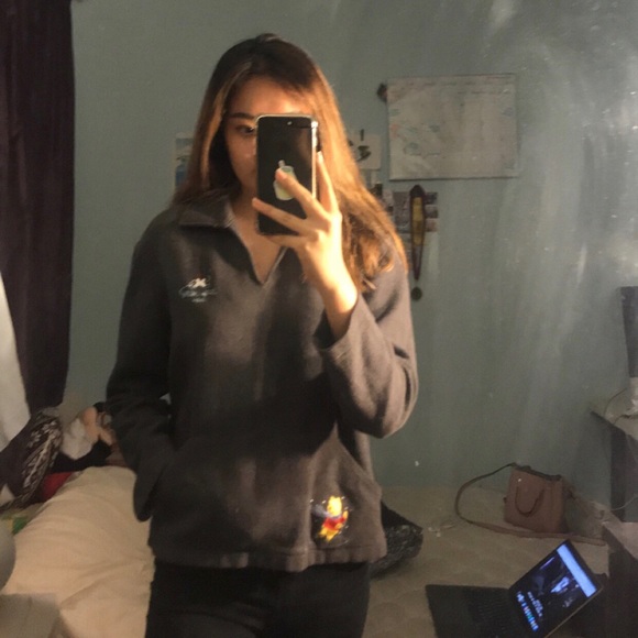 Disney Pullover - Picture 2 of 3